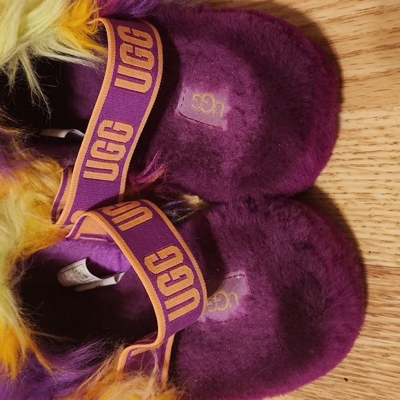 Ugg open toe furry slides - Picture 2 of 4